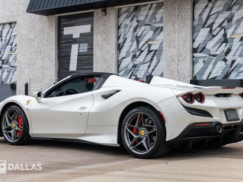 Used 2021 Ferrari F8 Tributo Spider image 10