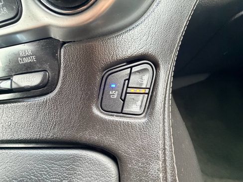 Used 2015 Chevrolet Suburban LTZ AWD/4WD image 78