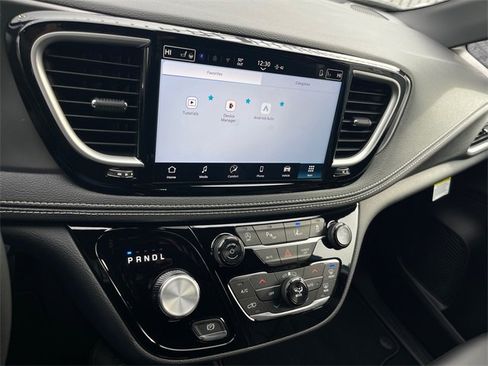 New 2026 Chrysler Pacifica Select w/ S Appearance Package image 14