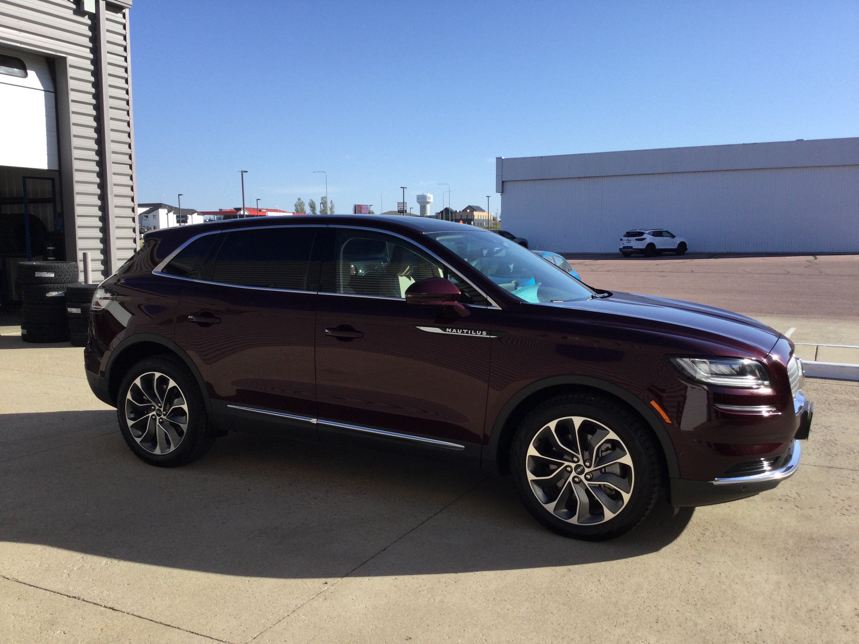 Used 2022 Lincoln Nautilus Reserve AWD/4WD image 4
