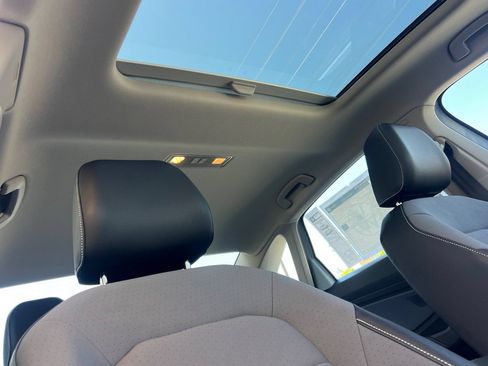 New 2026 Volkswagen Jetta SE FWD image 16