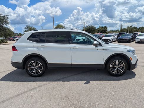 Used 2024 Volkswagen Tiguan Wolfsburg Edition AWD/4WD image 3