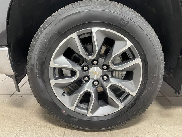 Used 2024 Chevrolet Silverado 1500 LT AWD/4WD image 7