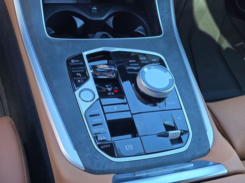 New 2026 BMW X5 xDrive50e w/ Executive Package image 22