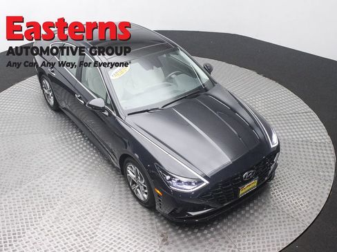 Used 2023 Hyundai Sonata SEL w/ Convenience Package FWD image 3