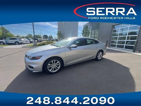 Used 2017 Chevrolet Malibu LT w/ Driver Confidence Package FWD image 1