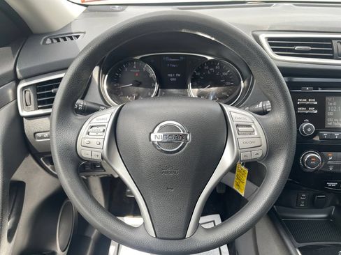 Used 2016 Nissan Rogue S AWD/4WD image 25