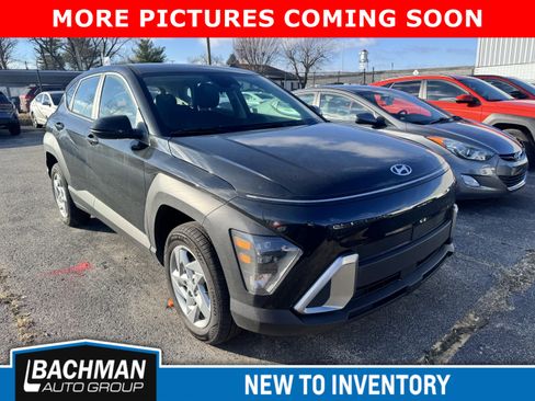 Certified 2025 Hyundai Kona SE image 1