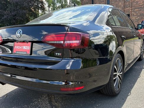 Used 2016 Volkswagen Jetta Sport FWD image 9
