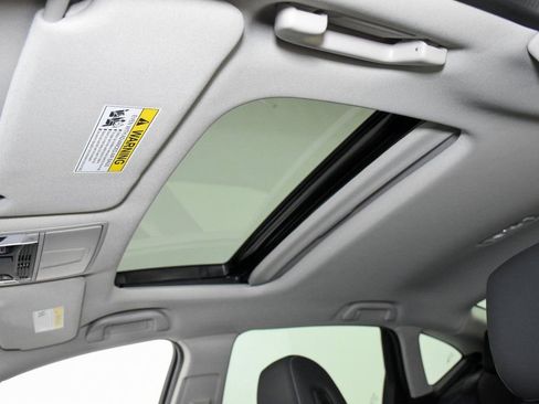 Used 2025 Acura TLX w/ Technology Package image 9