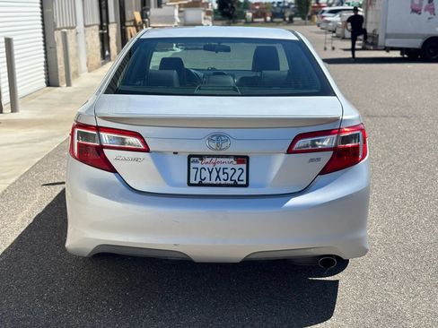 Used 2014 Toyota Camry SE w/ Fleet Convenience Package FWD image 4