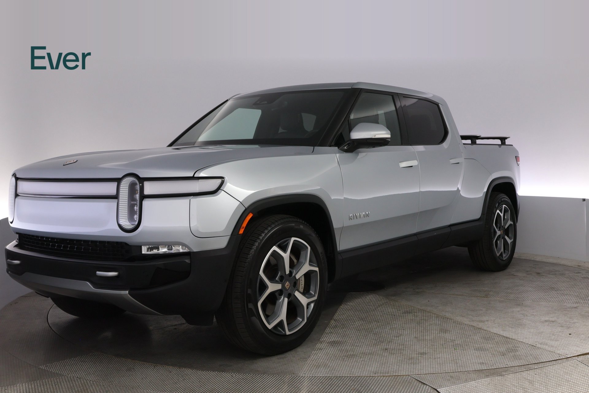 Used 2024 Rivian R1T Adventure Dual AWD/4WD image 2