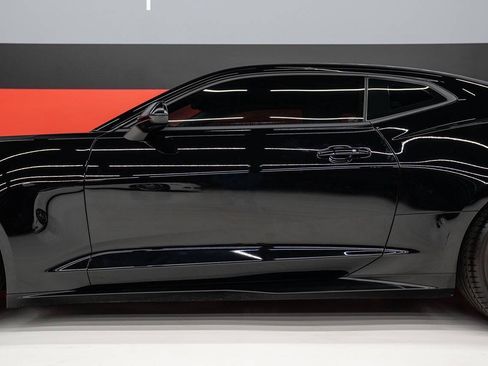 Used 2021 Chevrolet Camaro ZL1 RWD image 21