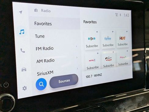 Used 2023 Toyota Venza LE image 7