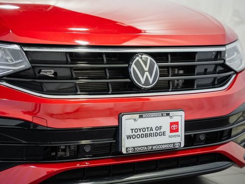 Used 2024 Volkswagen Tiguan SE R-Line AWD/4WD image 12