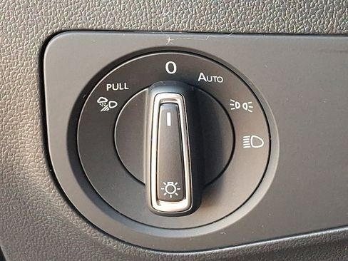 Used 2022 Volkswagen Tiguan SEL R-Line image 27