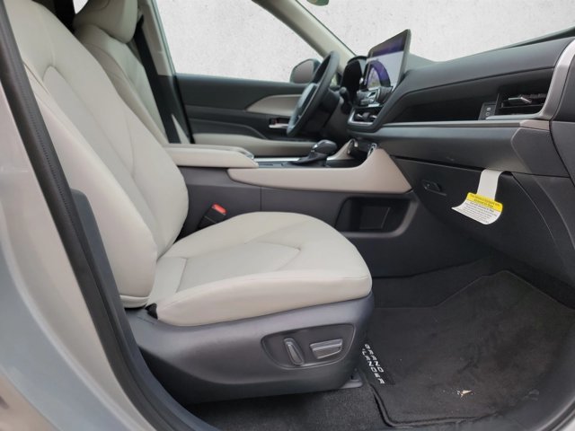 Used 2026 Toyota Grand Highlander AWD image 25