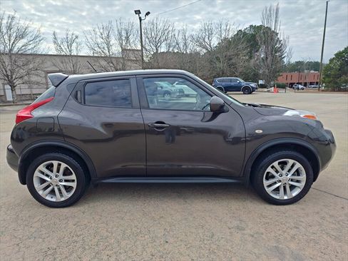 Used 2011 Nissan Juke SV image 4