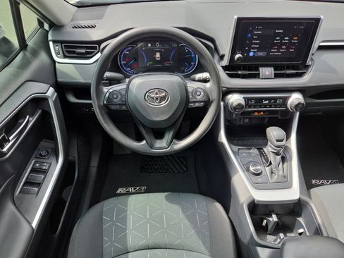 Used 2025 Toyota RAV4 XLE AWD/4WD image 32
