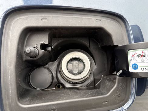 Used 2023 Jeep Renegade Trailhawk image 34