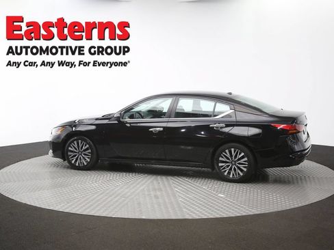 Used 2024 Nissan Altima 2.5 SV FWD image 61