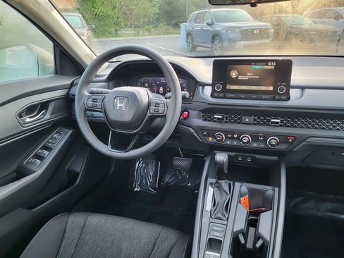 Used 2025 Honda Accord SE image 16