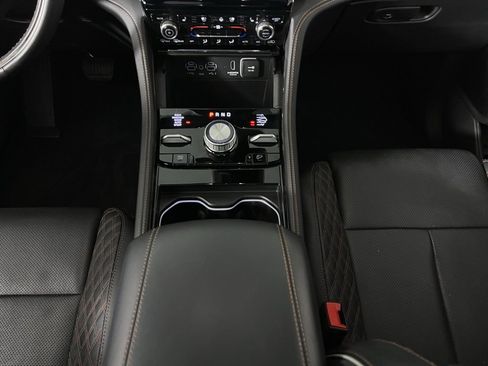 Used 2024 Jeep Grand Cherokee Summit image 16