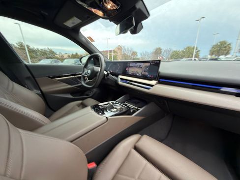 Certified 2024 BMW 530i w/ Premium Package image 19