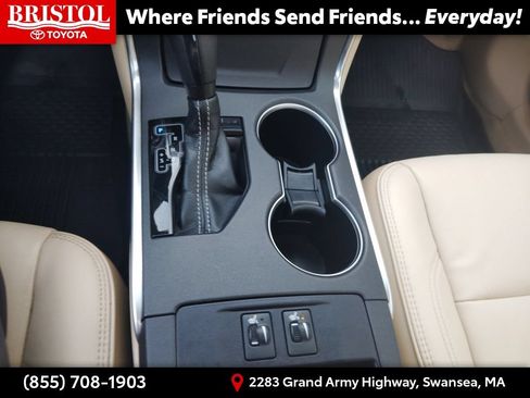Used 2017 Toyota Camry XLE w/ Moonroof Package FWD image 27
