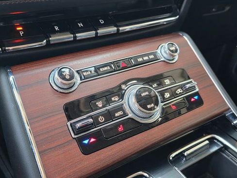 Used 2022 Lincoln Aviator Reserve image 22