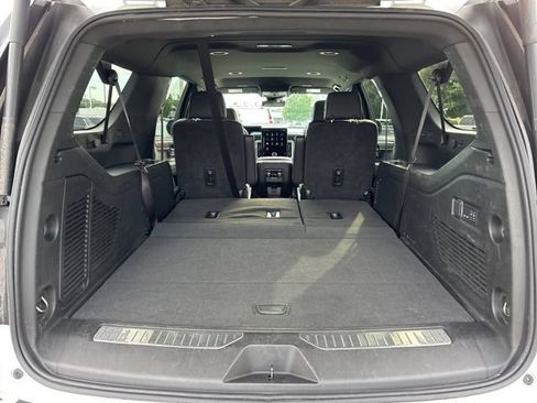 Used 2025 GMC Yukon XL Denali AWD/4WD image 39