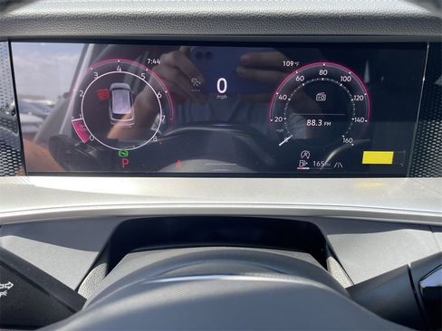 New 2025 Volkswagen Tiguan SE R-Line image 18