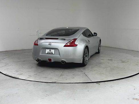 Used 2013 Nissan 370Z Touring w/ Sport Pkg RWD image 2
