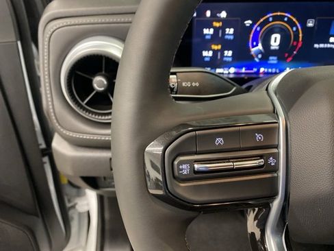 New 2025 Chevrolet Colorado LT w/ LT Convenience Package image 14