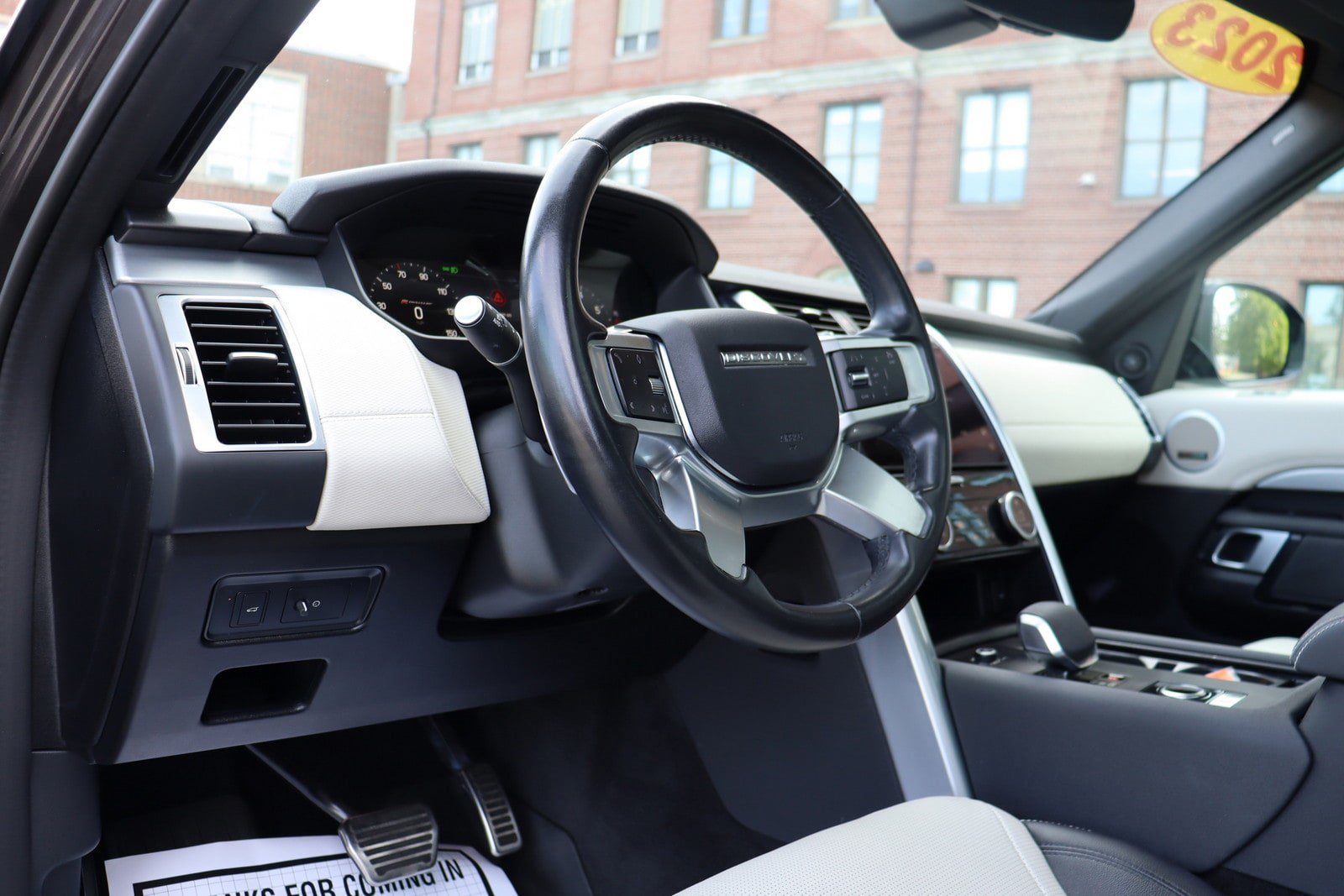 Used 2023 Land Rover Discovery S R-Dynamic AWD/4WD image 10