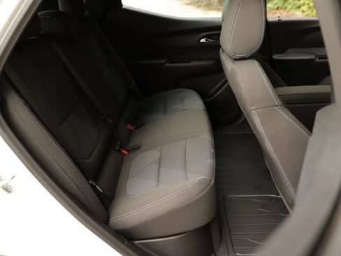 Used 2027 Chevrolet Bolt LT w/ Comfort Package FWD image 27