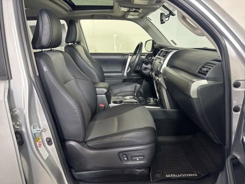 Used 2019 Toyota 4Runner SR5 Premium AWD/4WD image 4