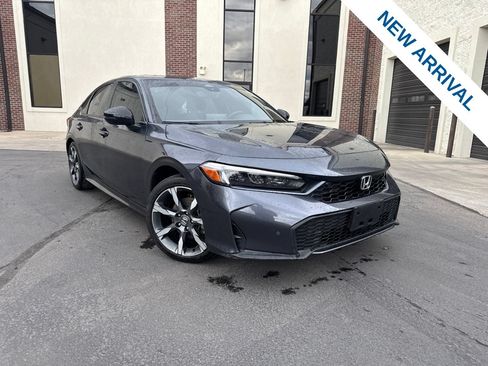 Used 2025 Honda Civic Sport Touring image 1