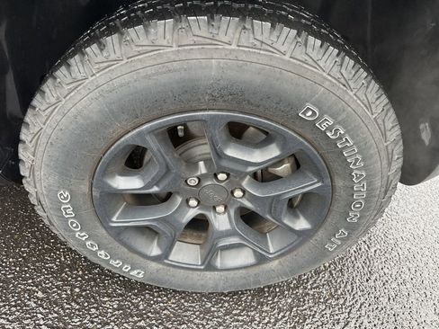 Used 2022 Jeep Cherokee Trailhawk w/ Sound & Nav Group image 14