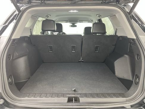 Certified 2024 GMC Terrain SLT image 29