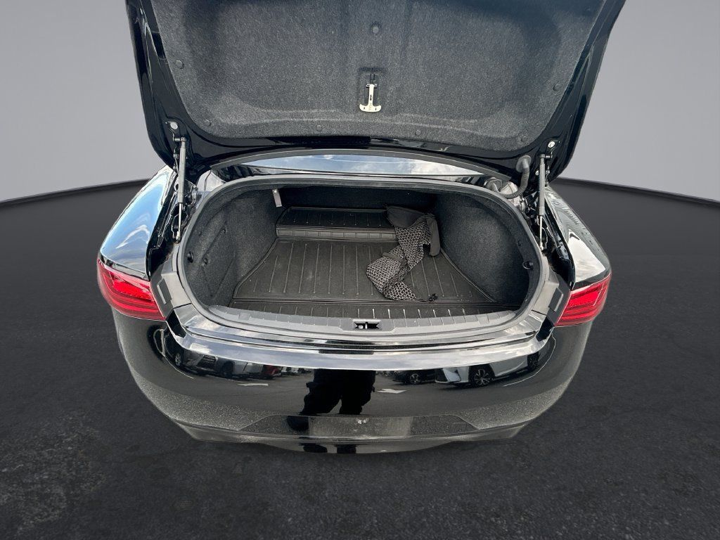Used 2017 INFINITI Q60 3.0t w/ Cargo Package RWD image 19