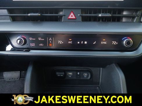 Used 2025 Kia Sportage SX image 24