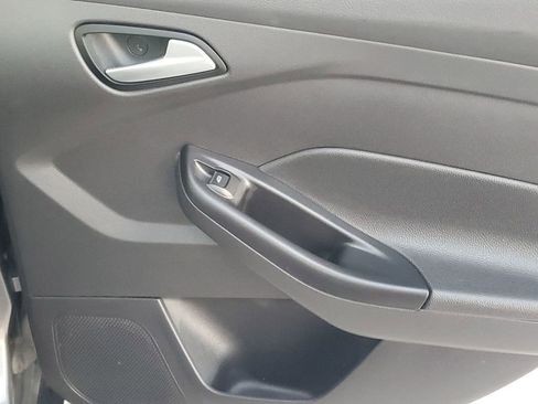 Used 2014 Ford Focus SE w/ Equipment Group 201A image 41