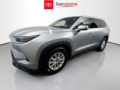 Used 2025 Toyota Grand Highlander XLE image 9