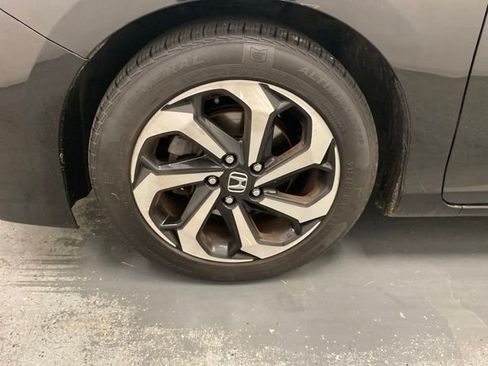 Used 2016 Honda Accord EX image 33