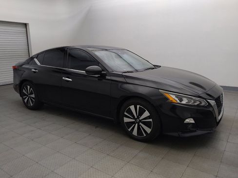 Used 2019 Nissan Altima 2.5 SV FWD image 11