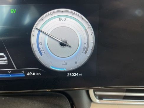 Used 2023 Hyundai Elantra Limited image 21