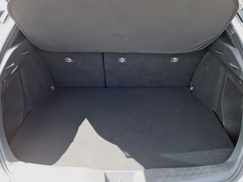 Used 2019 Toyota C-HR LE image 34