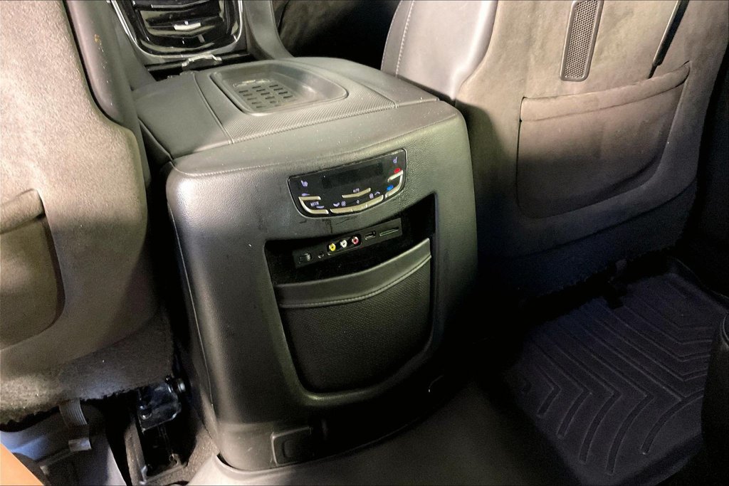 Used 2016 Cadillac Escalade Platinum AWD/4WD image 30