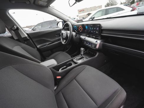 Used 2025 Hyundai Kona SEL image 40